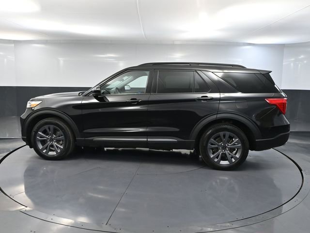 Used 2024 Ford Explorer XLT w/ XLT Sport Appearance Package image 11