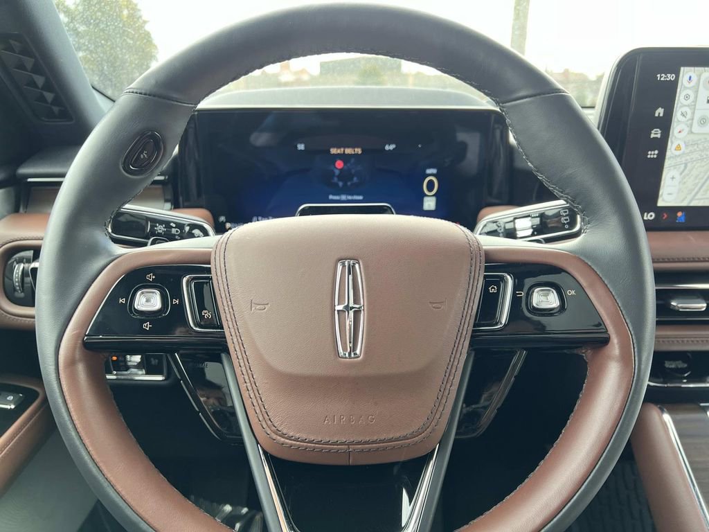 Used 2025 Lincoln Aviator Reserve w/ Equipment Group 201A image 17