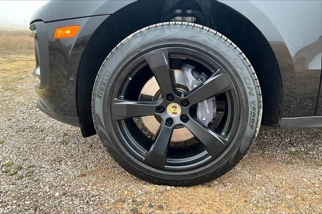Used 2022 Porsche Macan image 34