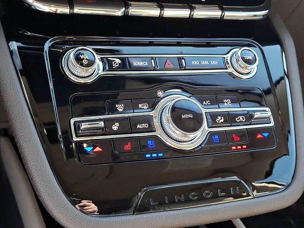 Used 2021 Lincoln Corsair AWD w/ Equipment Group 101A image 15