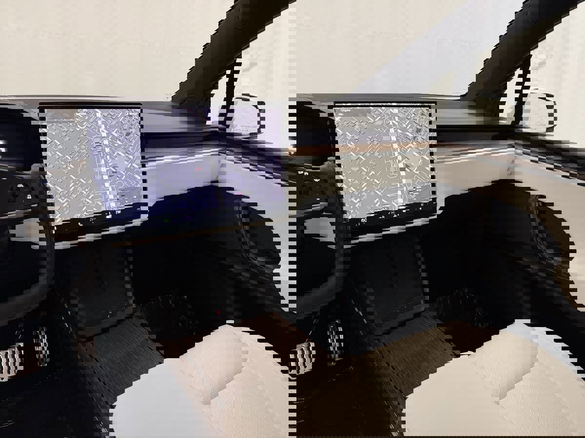 Used 2022 Tesla Model X image 13