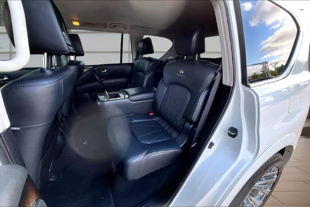 Used 2014 INFINITI QX80 4WD w/ Deluxe Touring Package image 25