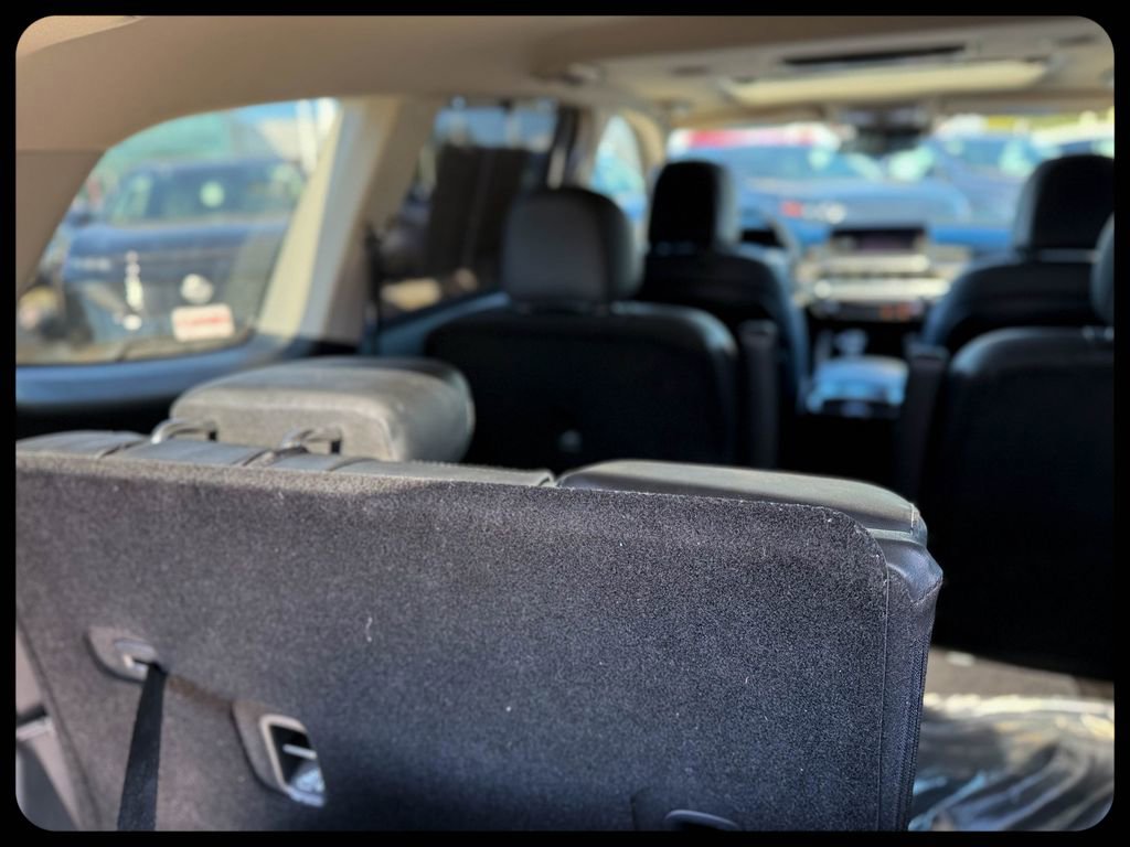 Used 2022 Kia Telluride EX w/ EX Premium Package AWD/4WD image 17