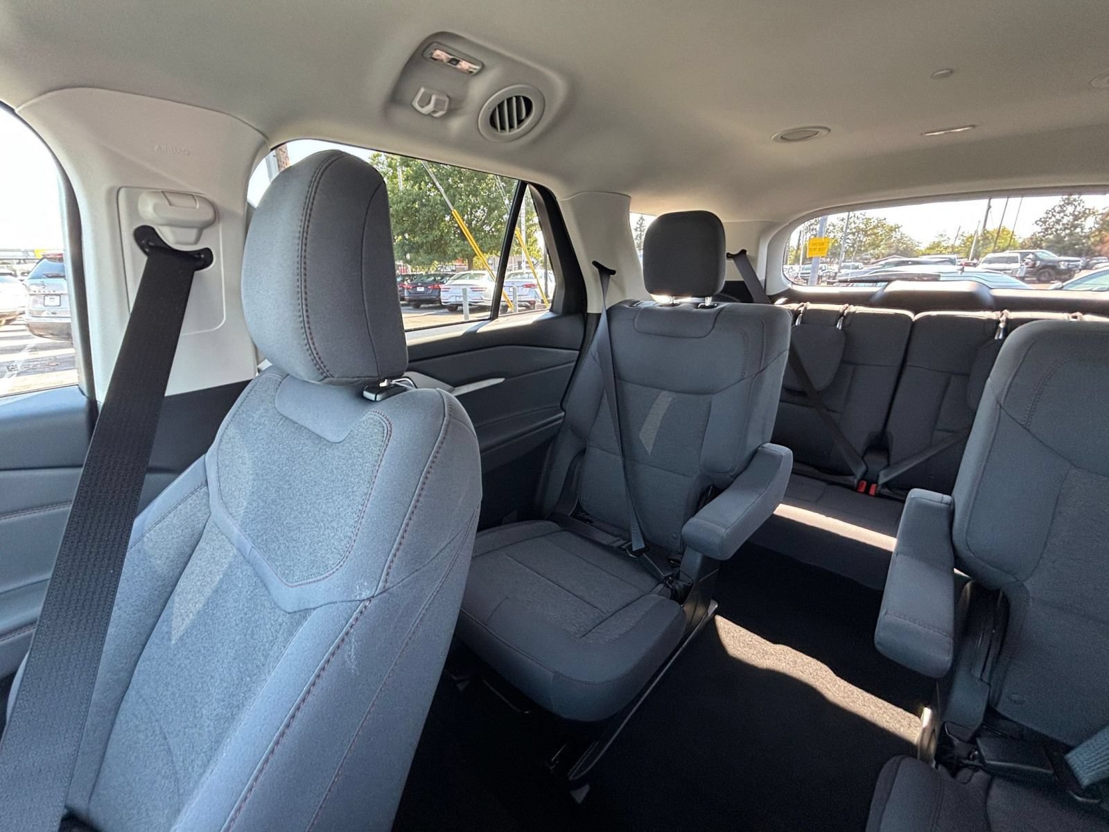 Used 2026 Ford Explorer Active AWD/4WD image 41