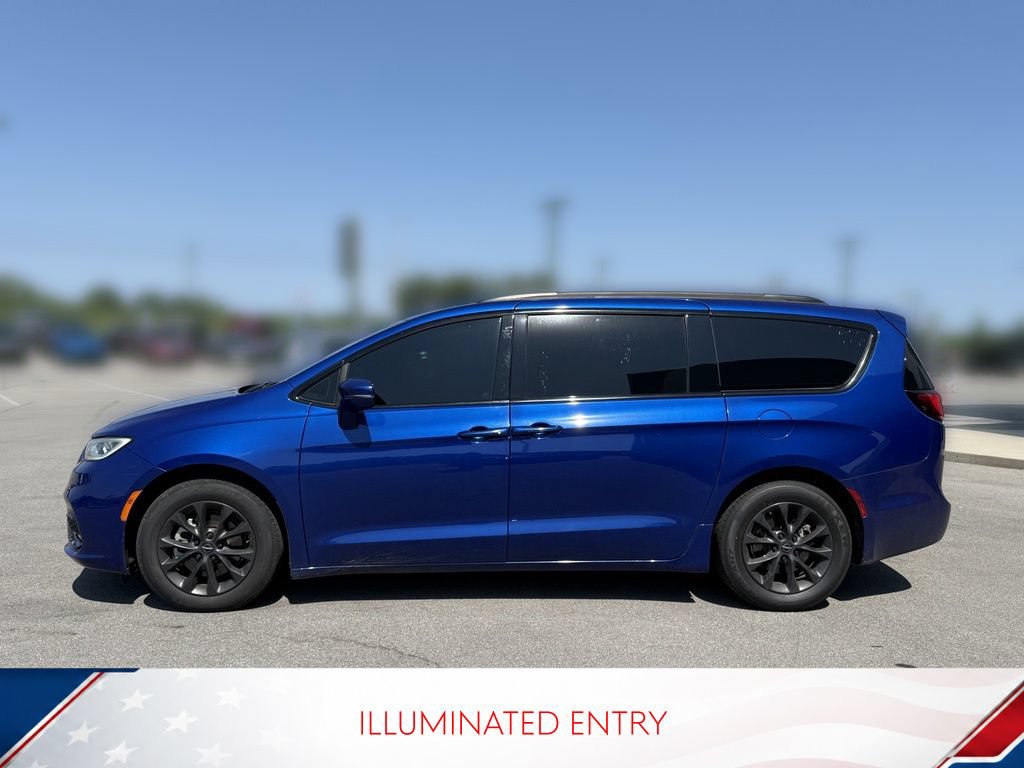 Used 2021 Chrysler Pacifica Touring w/ S Appearance Package FWD image 9