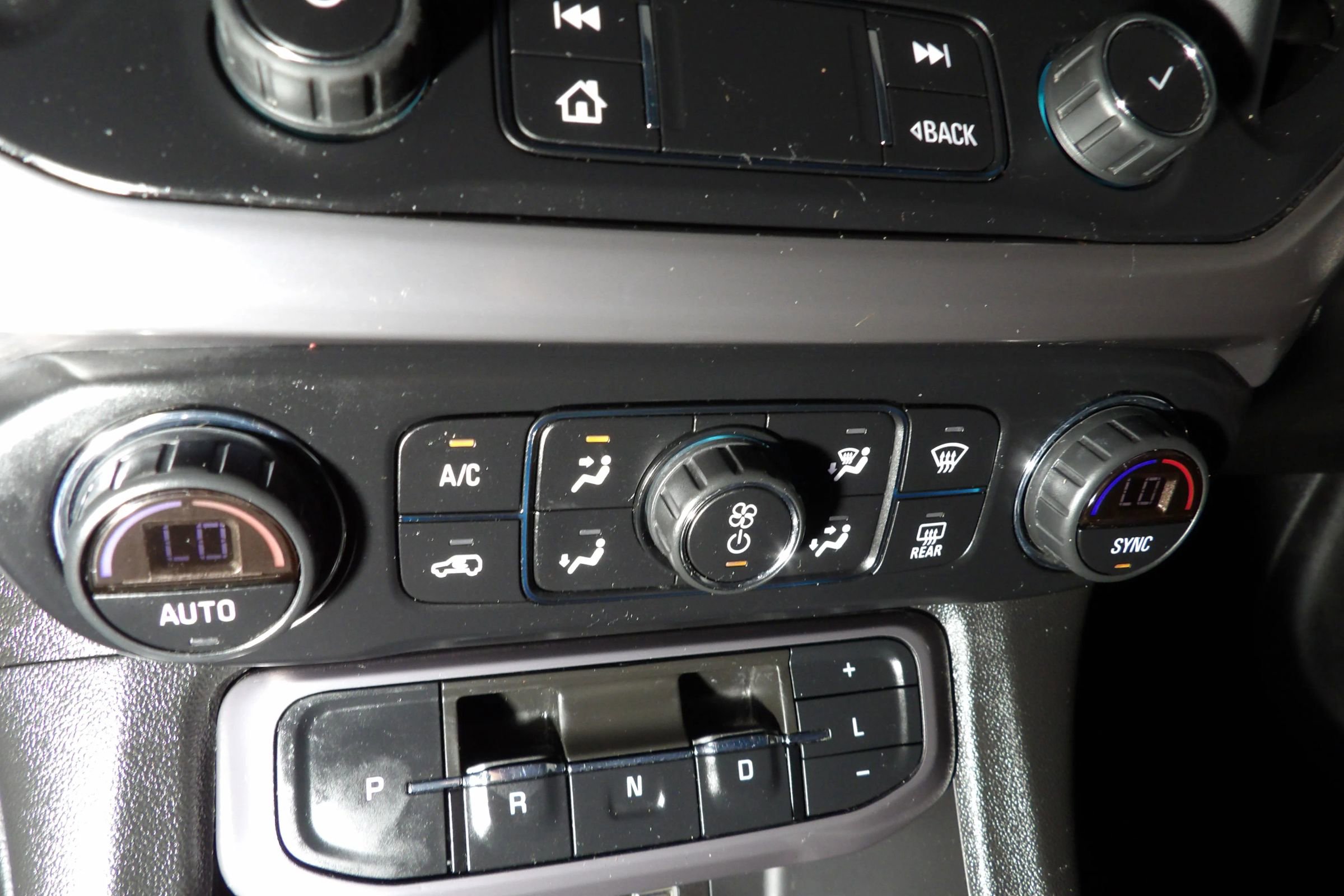 Used 2020 GMC Acadia AT4 w/ Driver Alert Package II AWD/4WD image 22