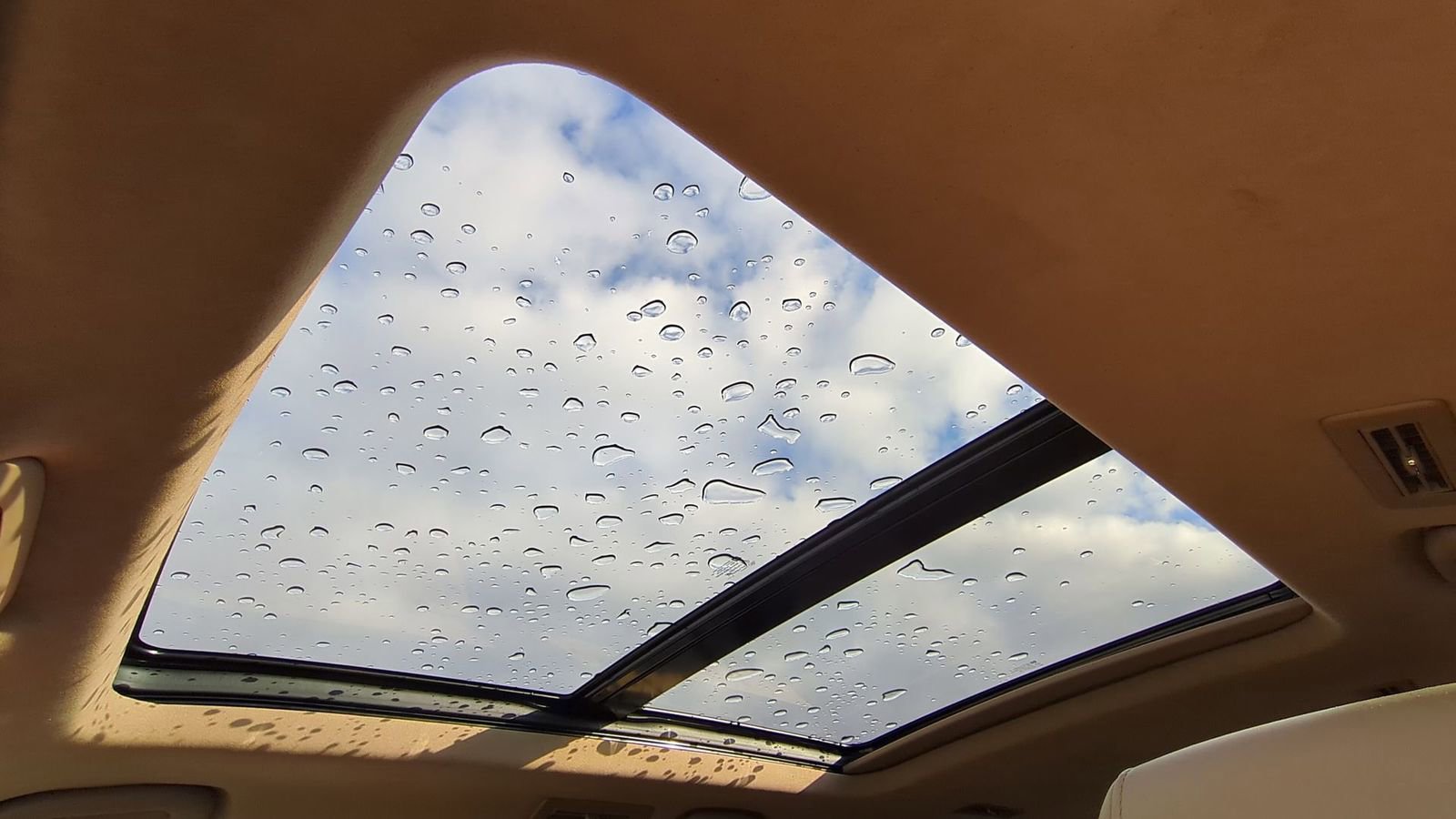 Used 2021 Cadillac XT6 Sport w/ LPO, ONYX Package image 19