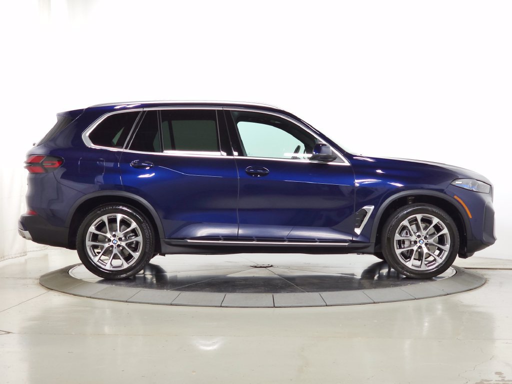 Used 2024 BMW X5 xDrive40i w/ Premium Package AWD/4WD image 11