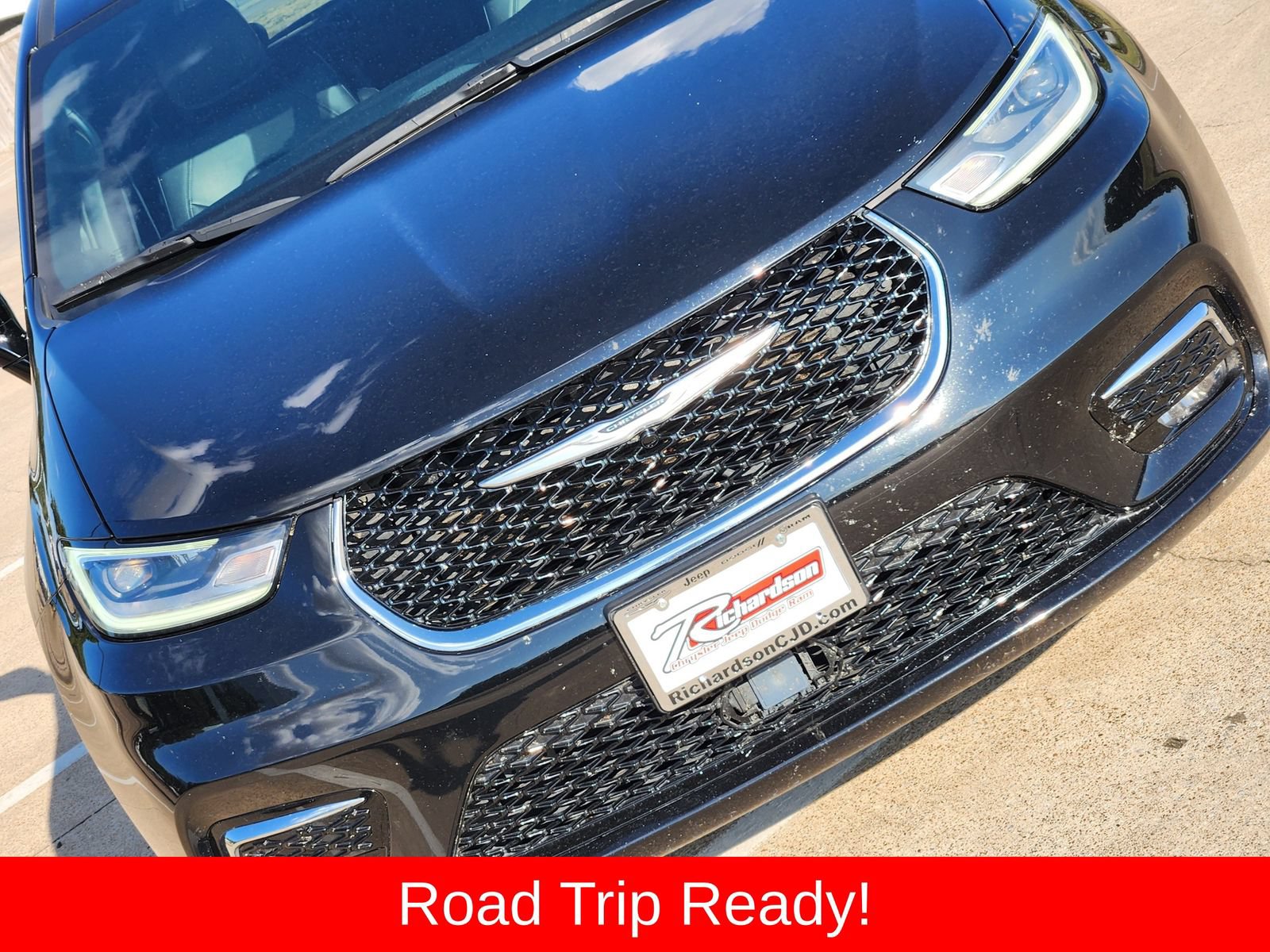 Used 2025 Chrysler Pacifica Select FWD image 14