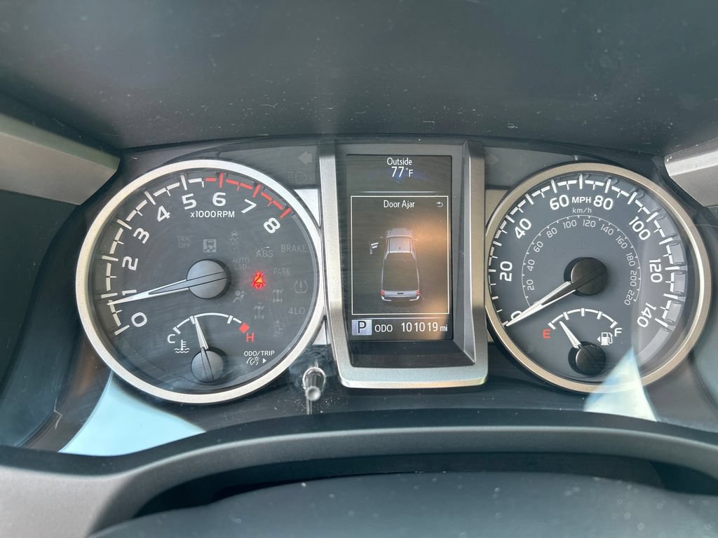 Used 2022 Toyota Tacoma SR5 w/ SR5 Appearance Package (SM) AWD/4WD image 19
