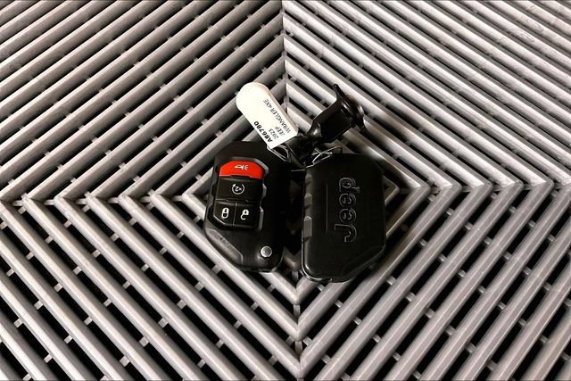 Used 2023 Jeep Wrangler Unlimited Sahara w/ Cold Weather Group image 11