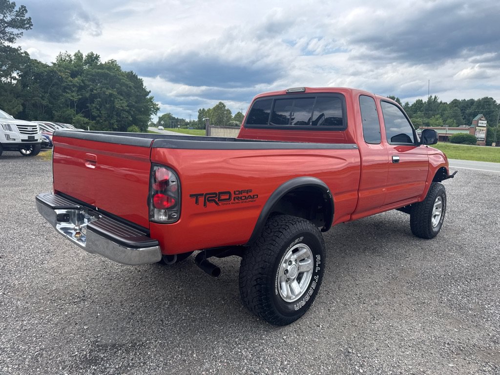 Used 2000 Toyota Tacoma PreRunner RWD image 11