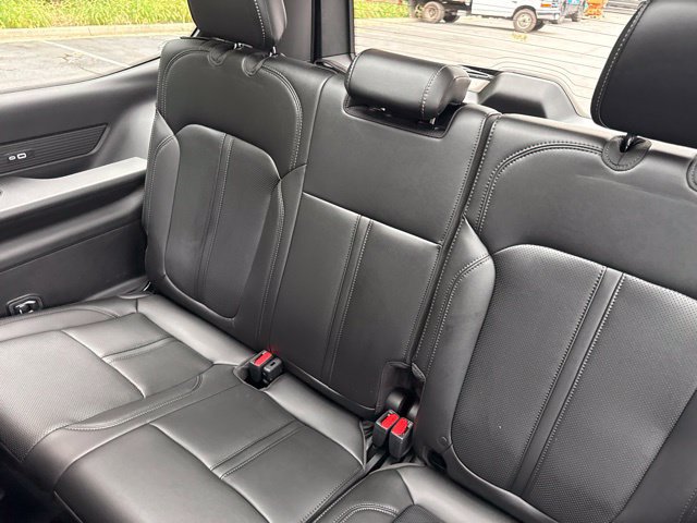 Used 2025 Jeep Wagoneer 4WD w/ Premium Group I image 19