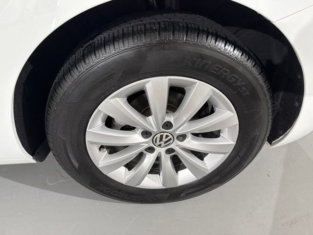 Used 2019 Volkswagen Beetle 2.0T S FWD image 7