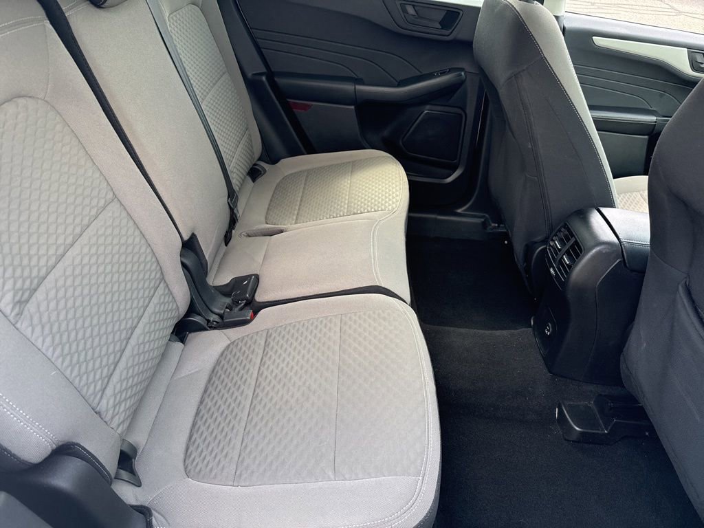 Used 2022 Ford Escape SE image 34