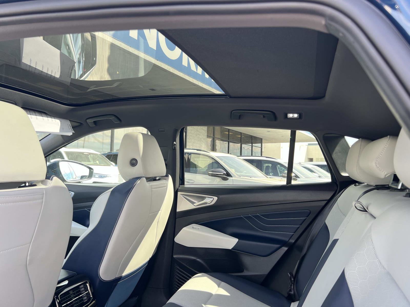 Used 2023 Volkswagen ID.4 Pro S Plus image 21