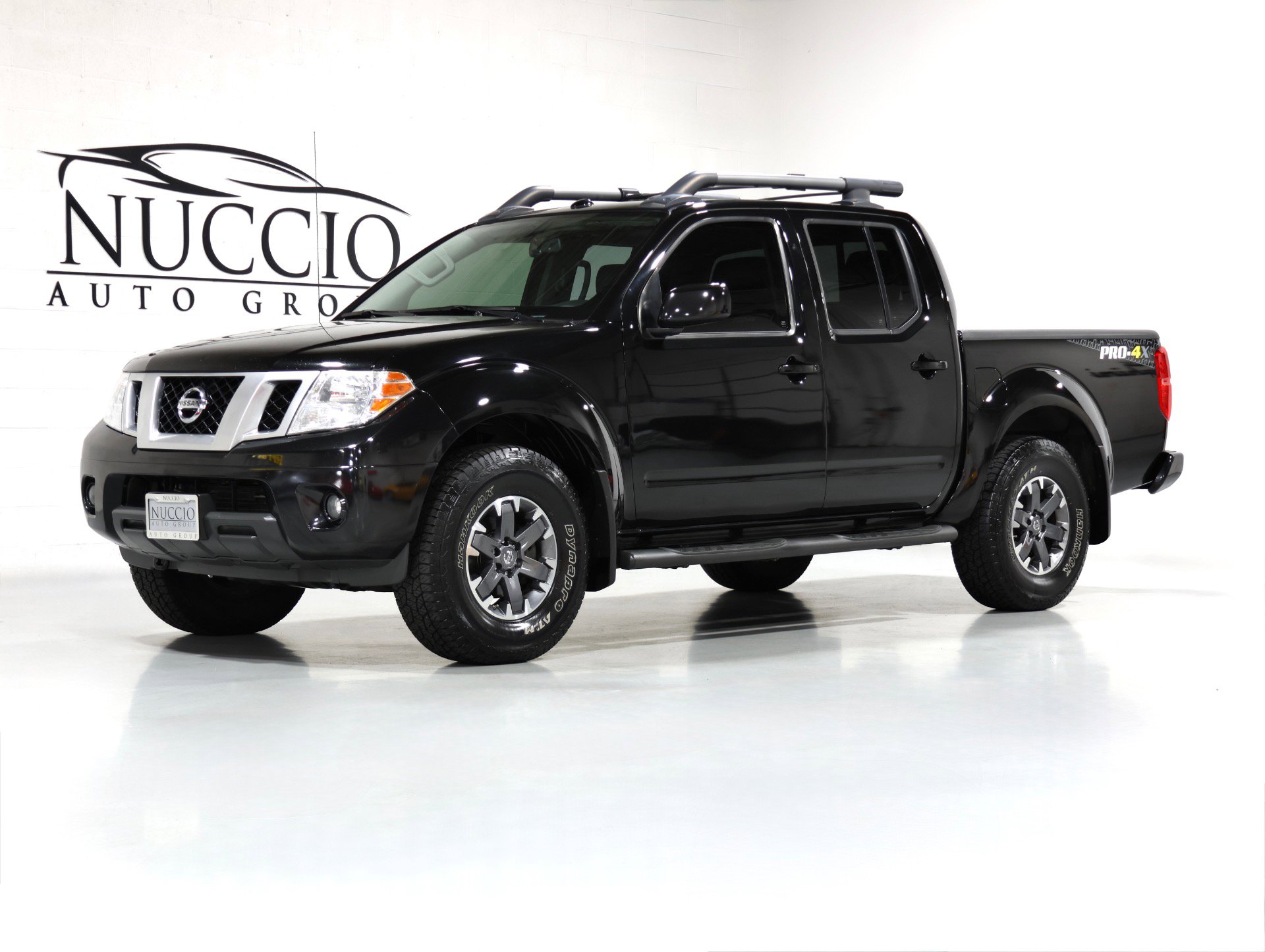 Used 2017 Nissan Frontier PRO-4X w/ Pro-4x Luxury Package AWD/4WD image 1