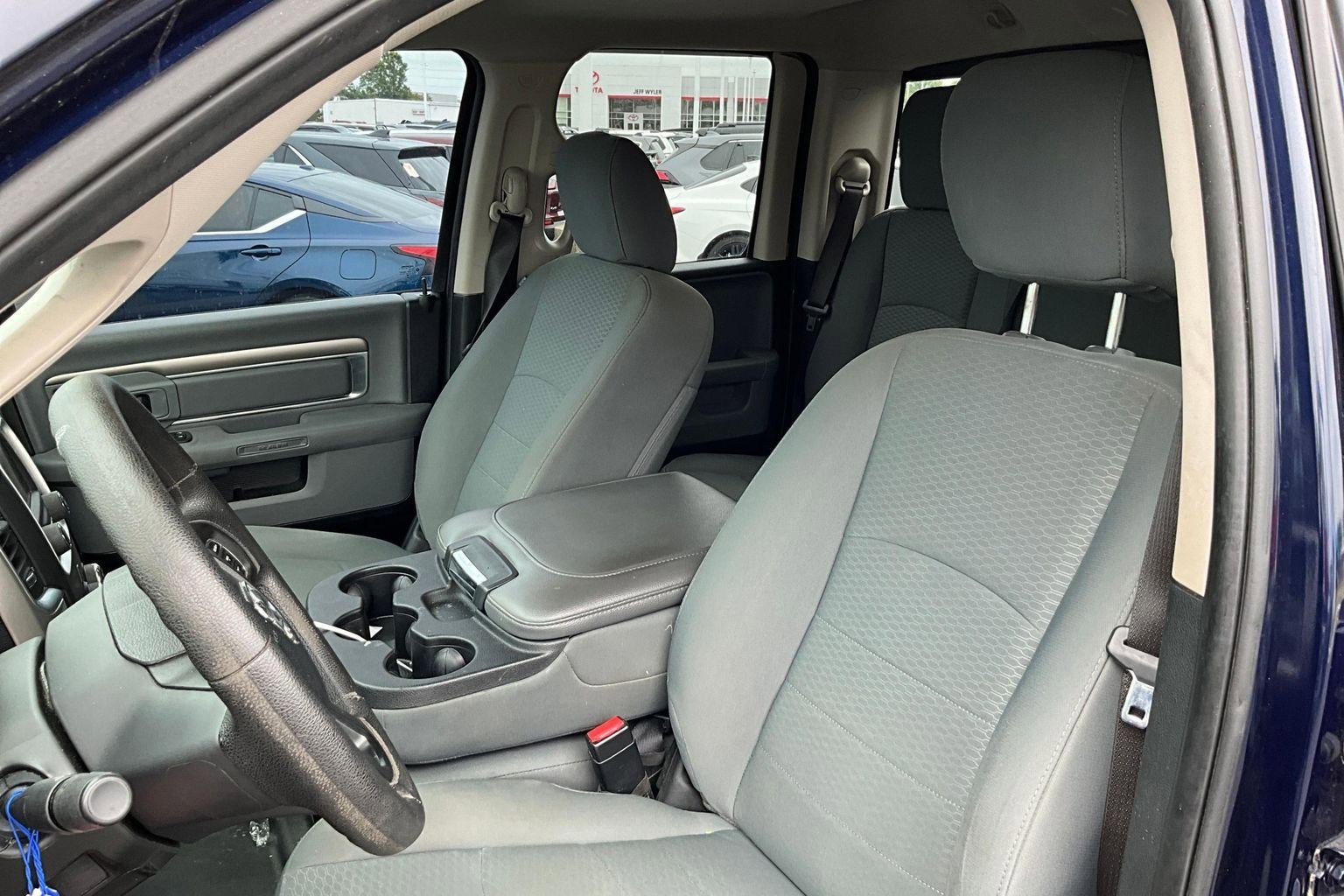 Used 2017 RAM 1500 Classic SLT AWD/4WD image 19