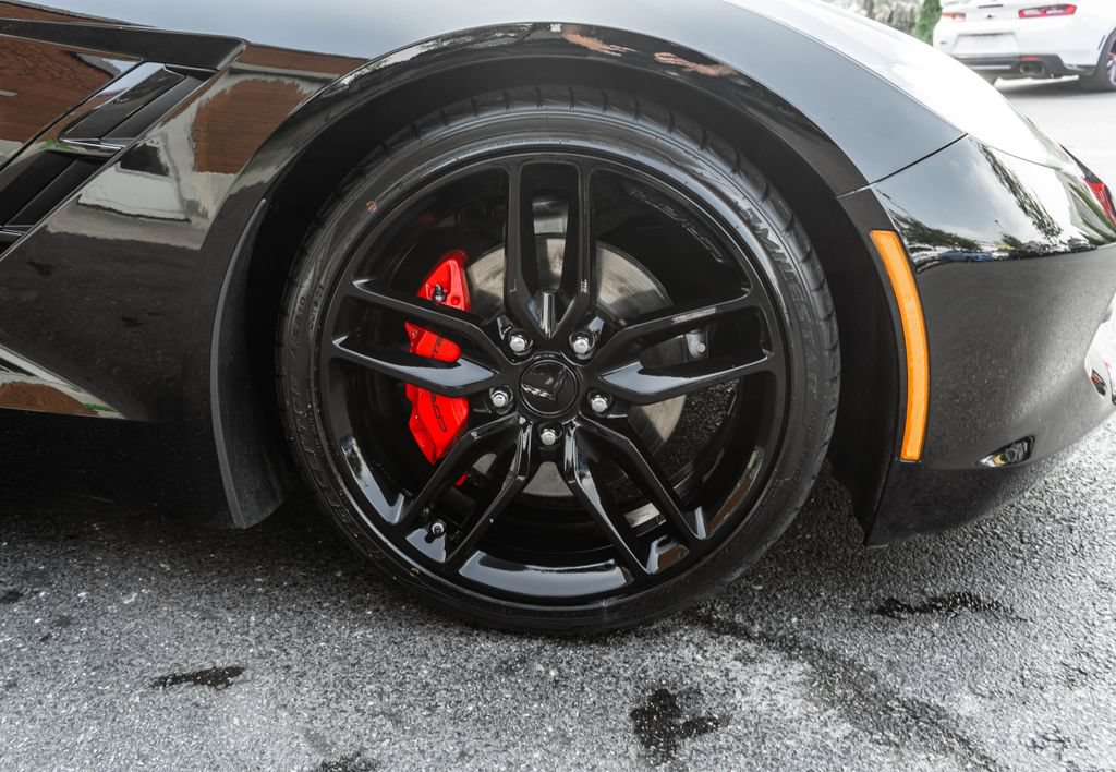 Used 2019 Chevrolet Corvette Stingray Coupe w/ 1LT RWD image 5