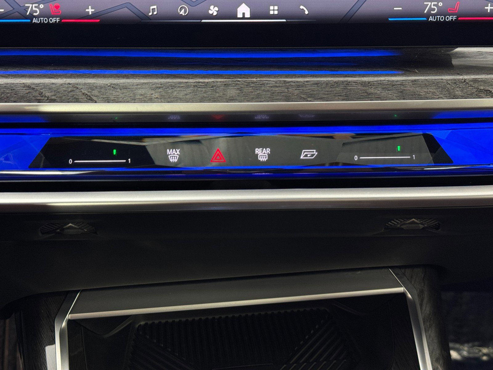 Used 2024 BMW i7 xDrive60 image 33