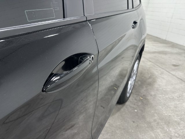 Used 2024 Honda Passport EX-L image 11