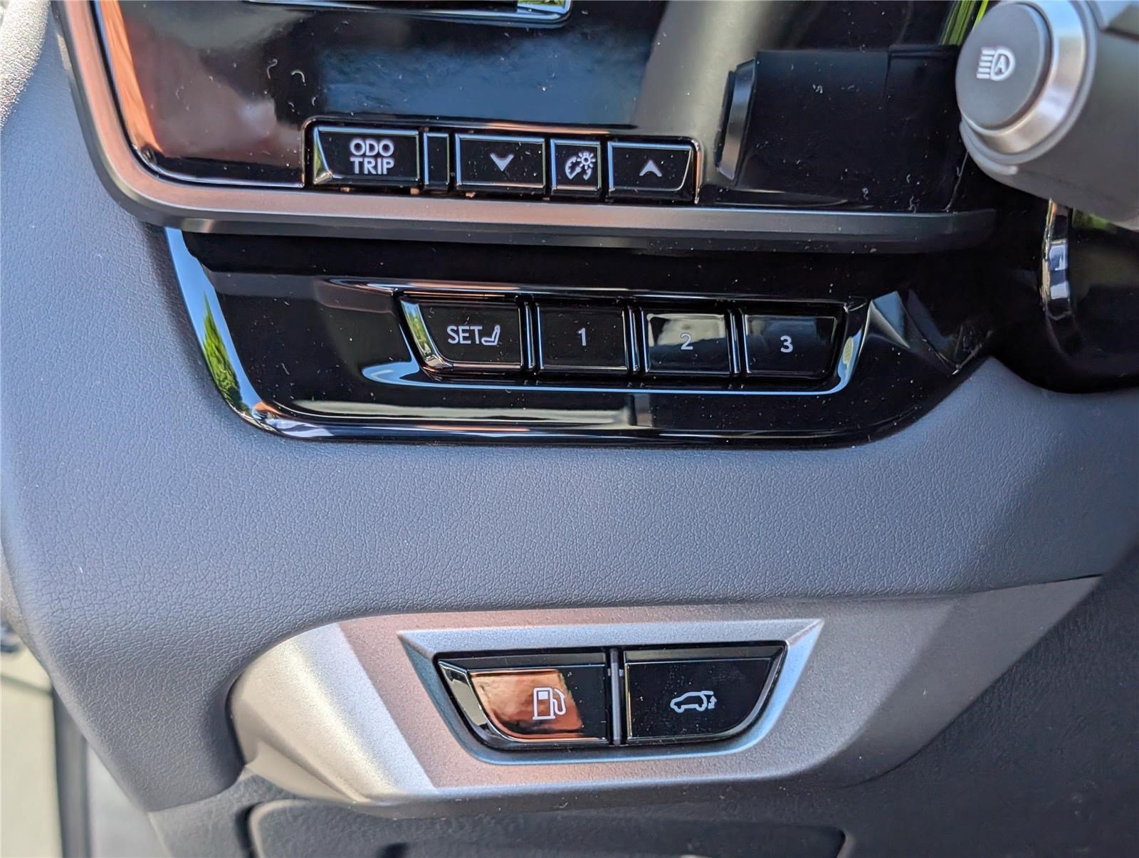 New 2026 Lexus RX 450h AWD image 19