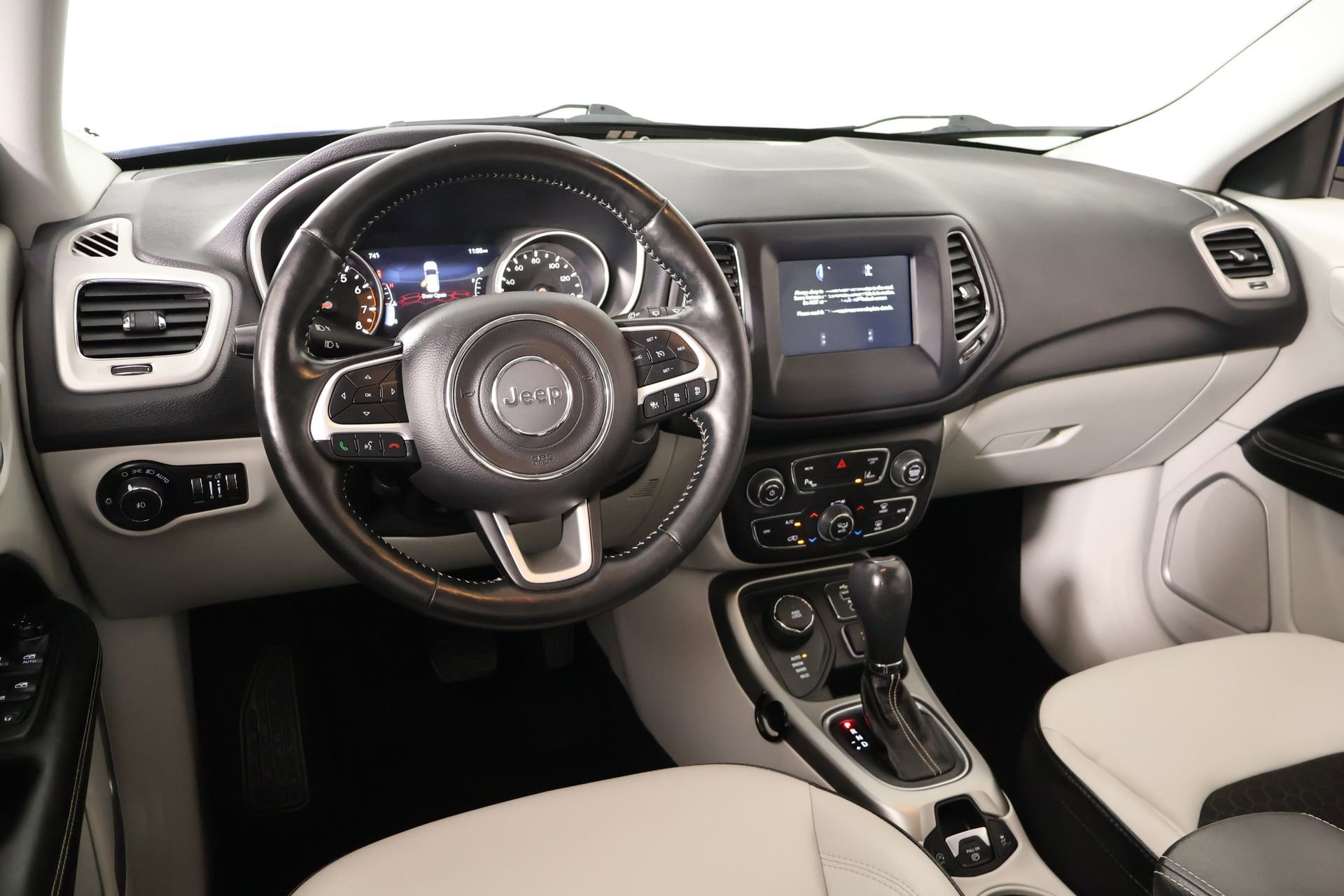 Used 2021 Jeep Compass Latitude w/ Driver Assistance Group AWD/4WD image 2