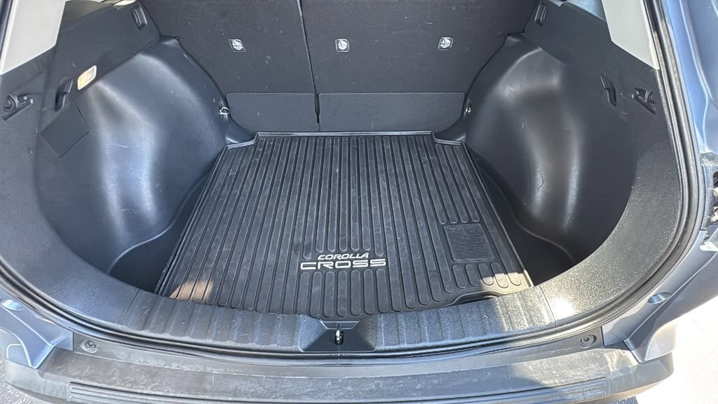 Used 2024 Toyota Corolla Cross LE FWD image 24