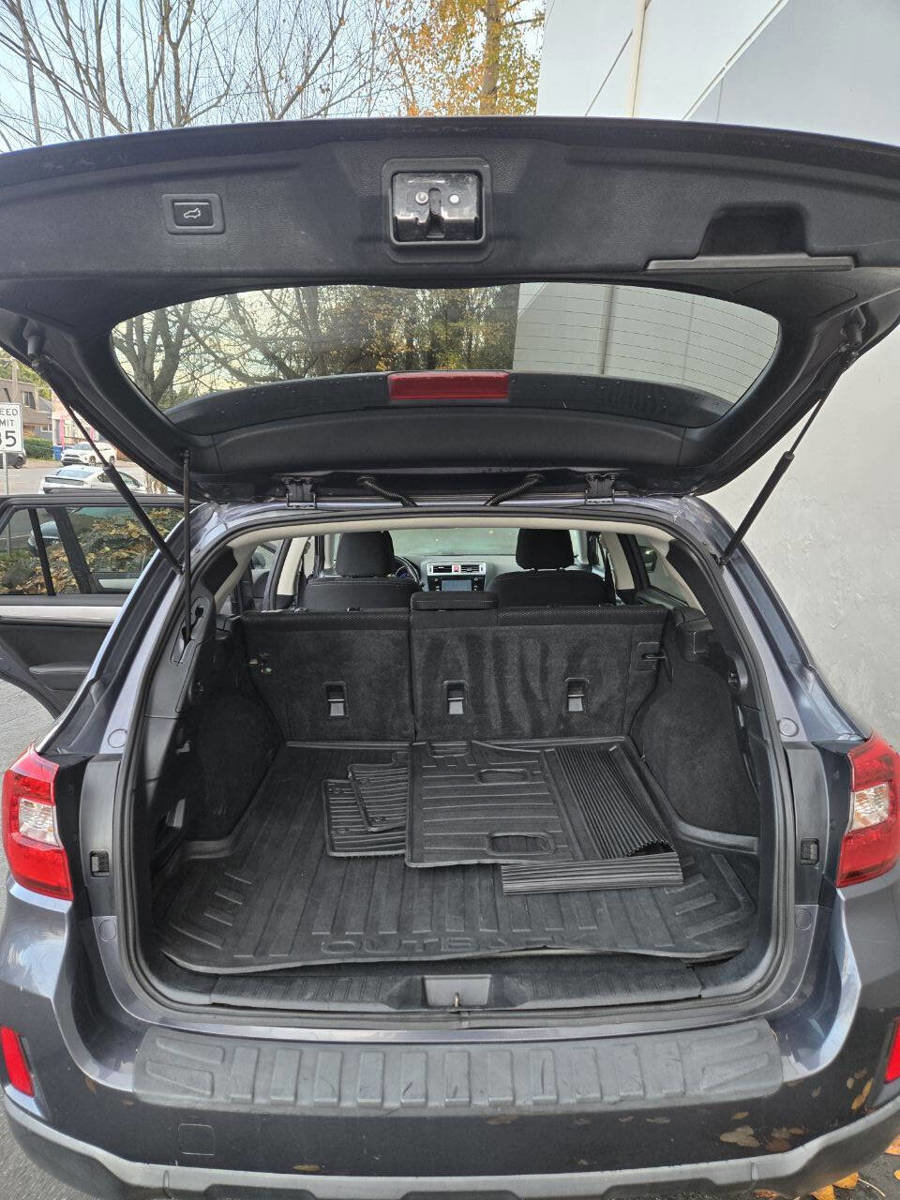 Used 2015 Subaru Outback 2.5i Premium image 12