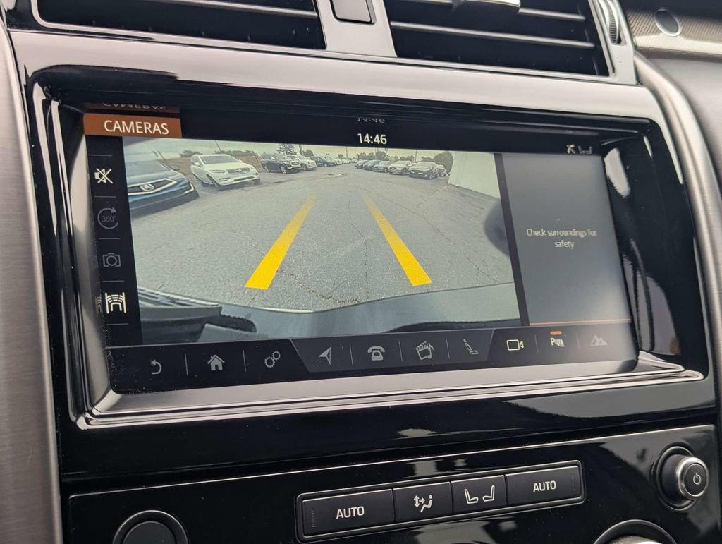 Used 2018 Land Rover Discovery HSE AWD/4WD image 22