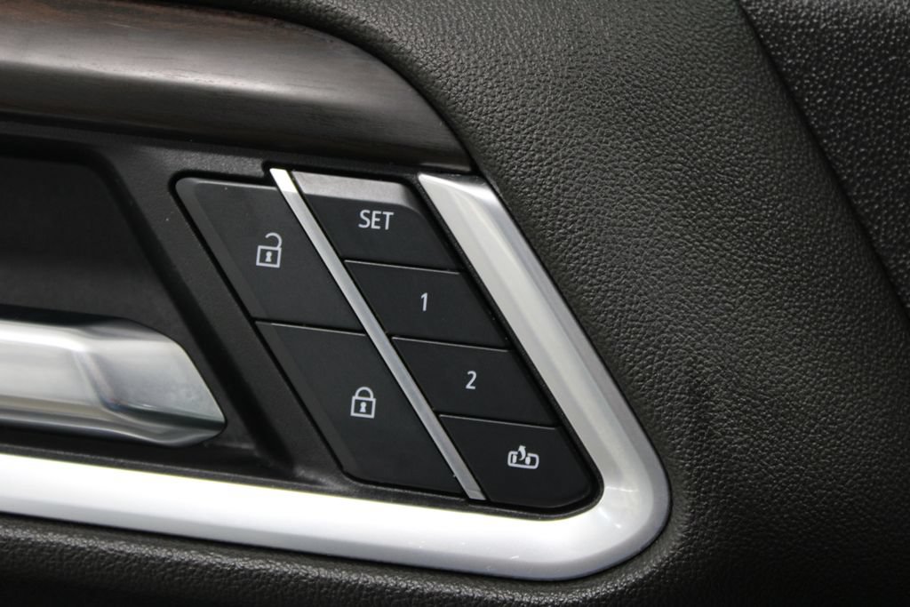Used 2025 GMC Sierra 1500 SLT AWD/4WD image 51