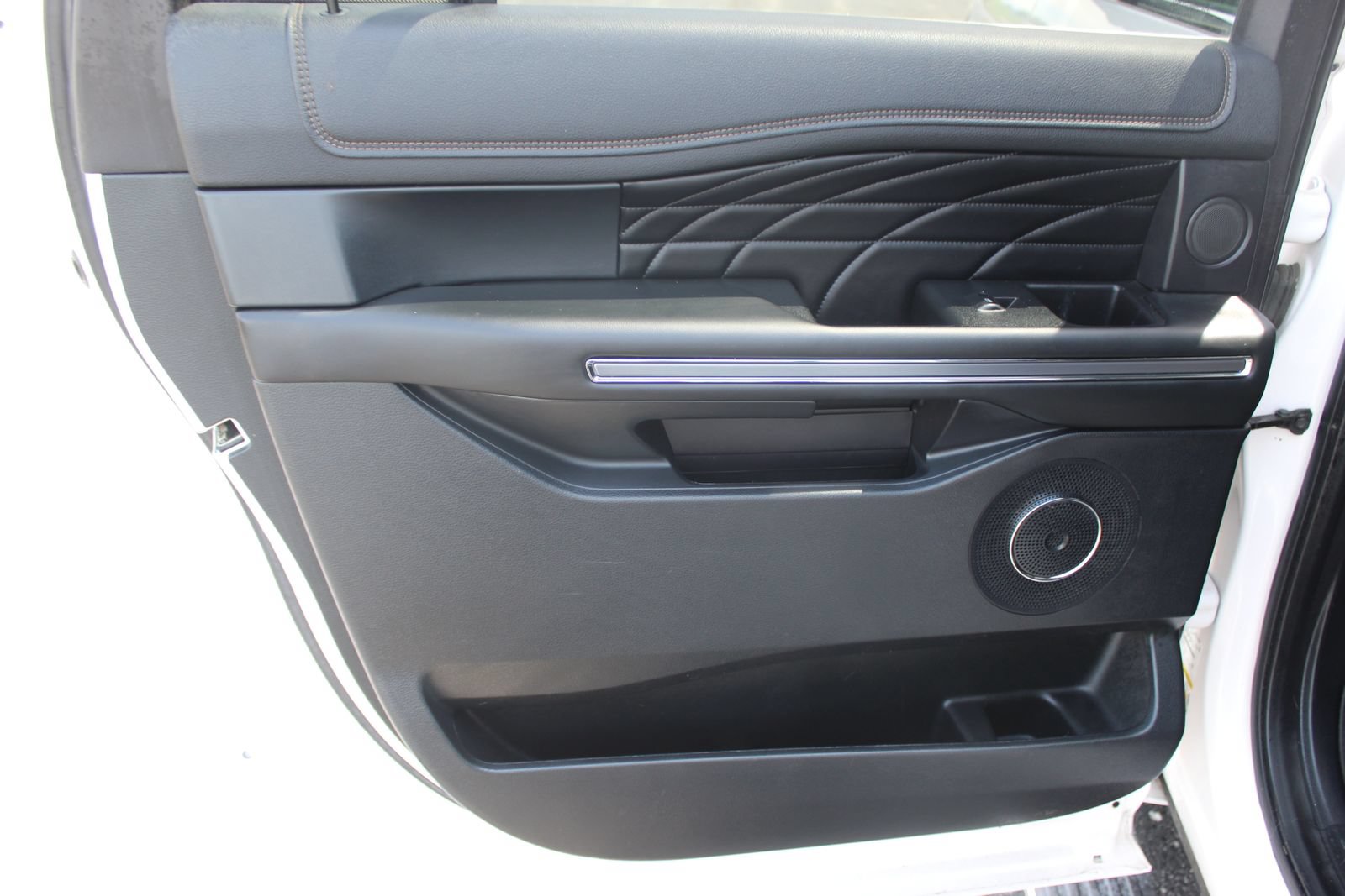Used 2019 Ford Expedition Max Platinum AWD/4WD image 21