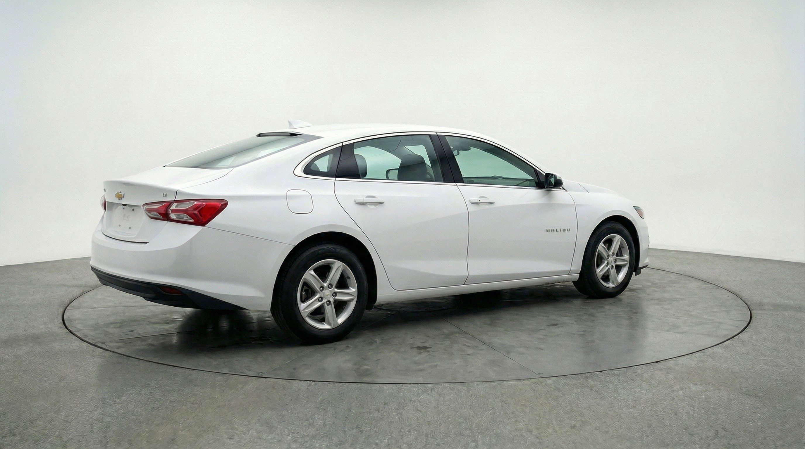 Used 2024 Chevrolet Malibu LT FWD image 9