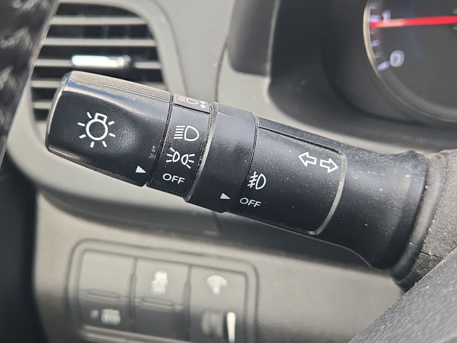 Used 2013 Hyundai Accent SE FWD image 26