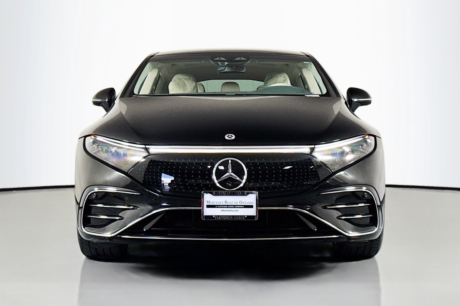 Used 2023 Mercedes-Benz EQS 580 4MATIC Sedan image 3