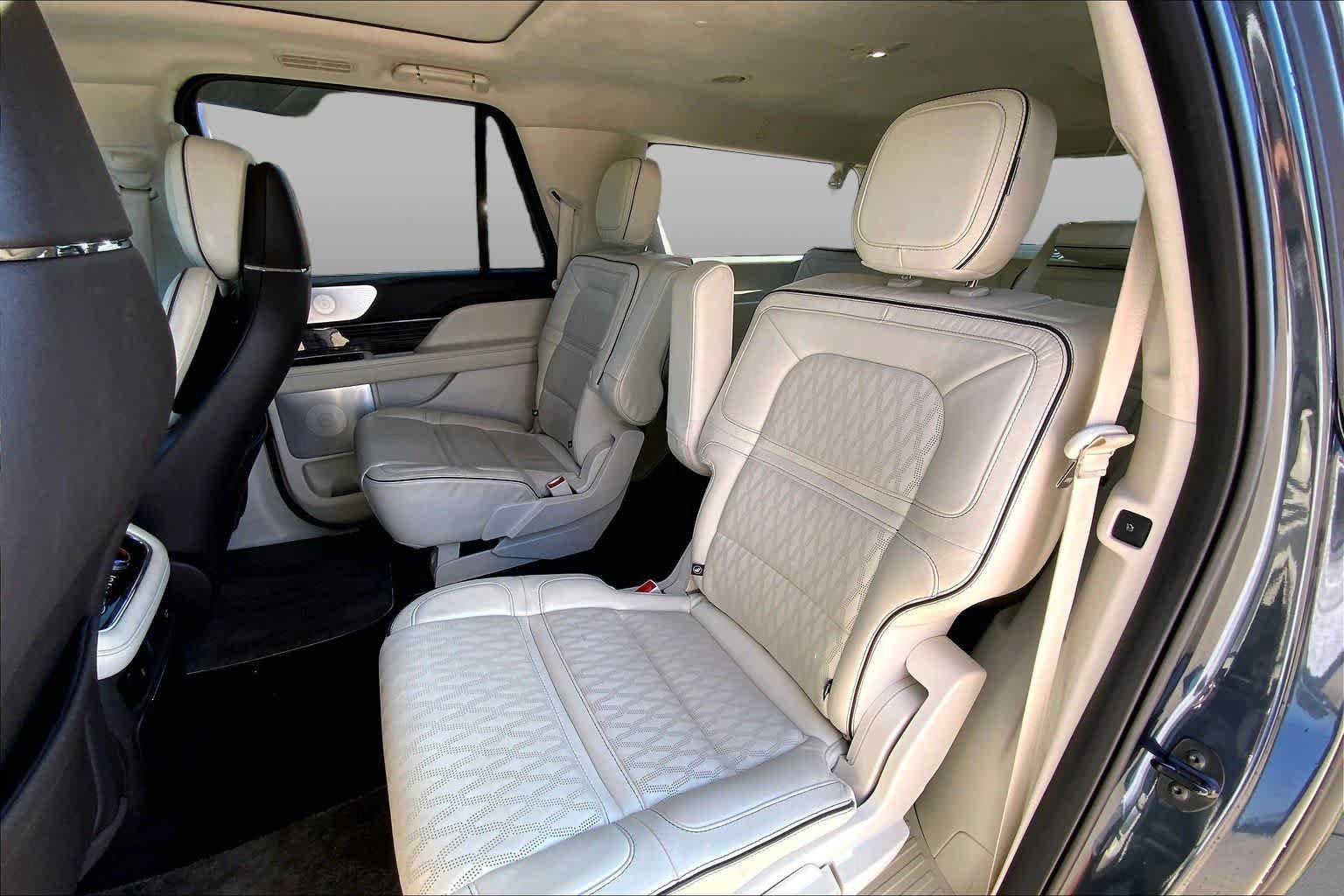 Used 2021 Lincoln Navigator L Black Label w/ Cargo Convenience Package AWD/4WD image 19