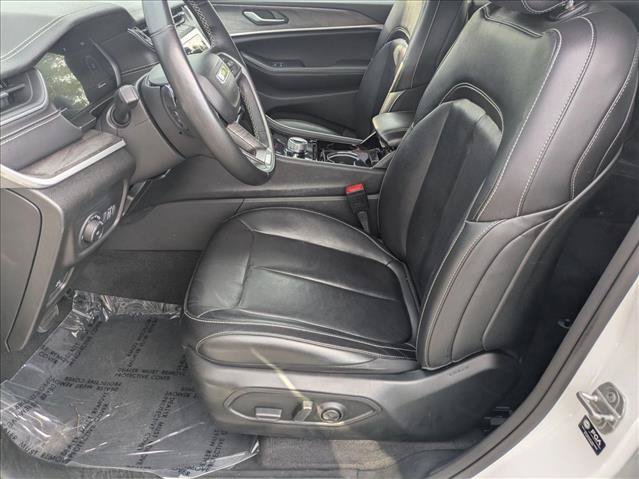 Used 2022 Jeep Grand Cherokee L Limited AWD/4WD image 16