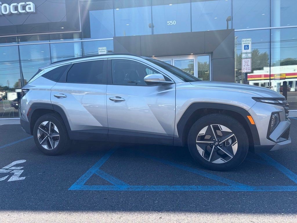 Certified 2025 Hyundai Tucson SEL AWD/4WD image 9