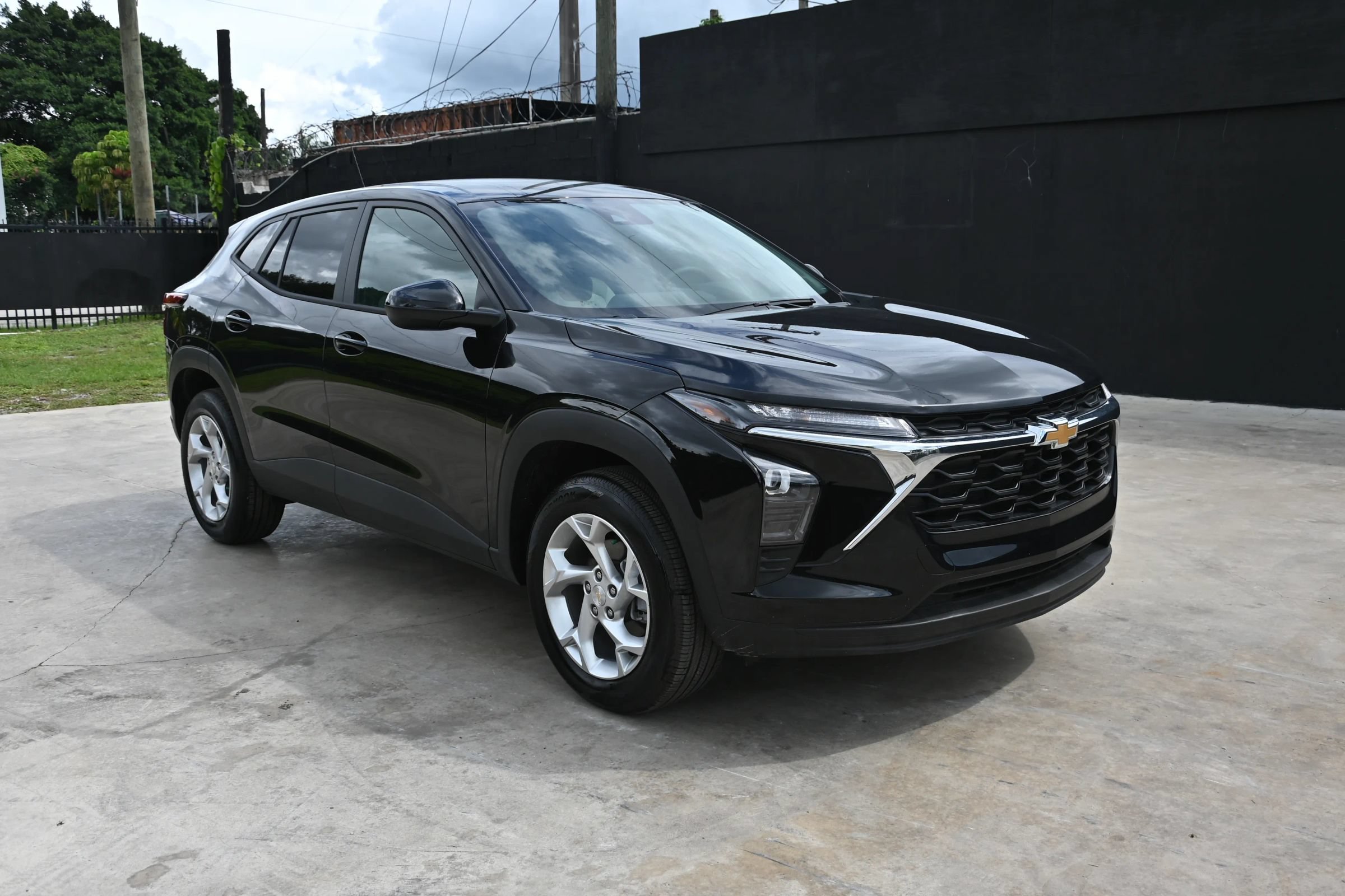 Used 2026 Chevrolet Trax LS w/ LS Convenience Package FWD image 1