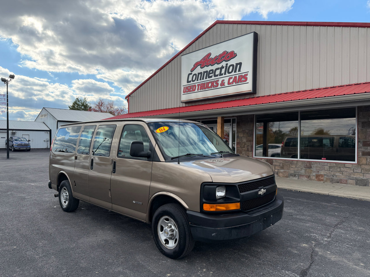 Used 2004 Chevrolet Express 2500 Passenger image 2