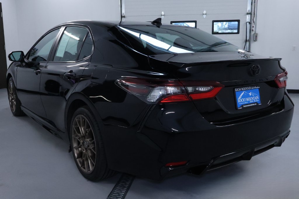 Used 2024 Toyota Camry SE AWD/4WD image 5