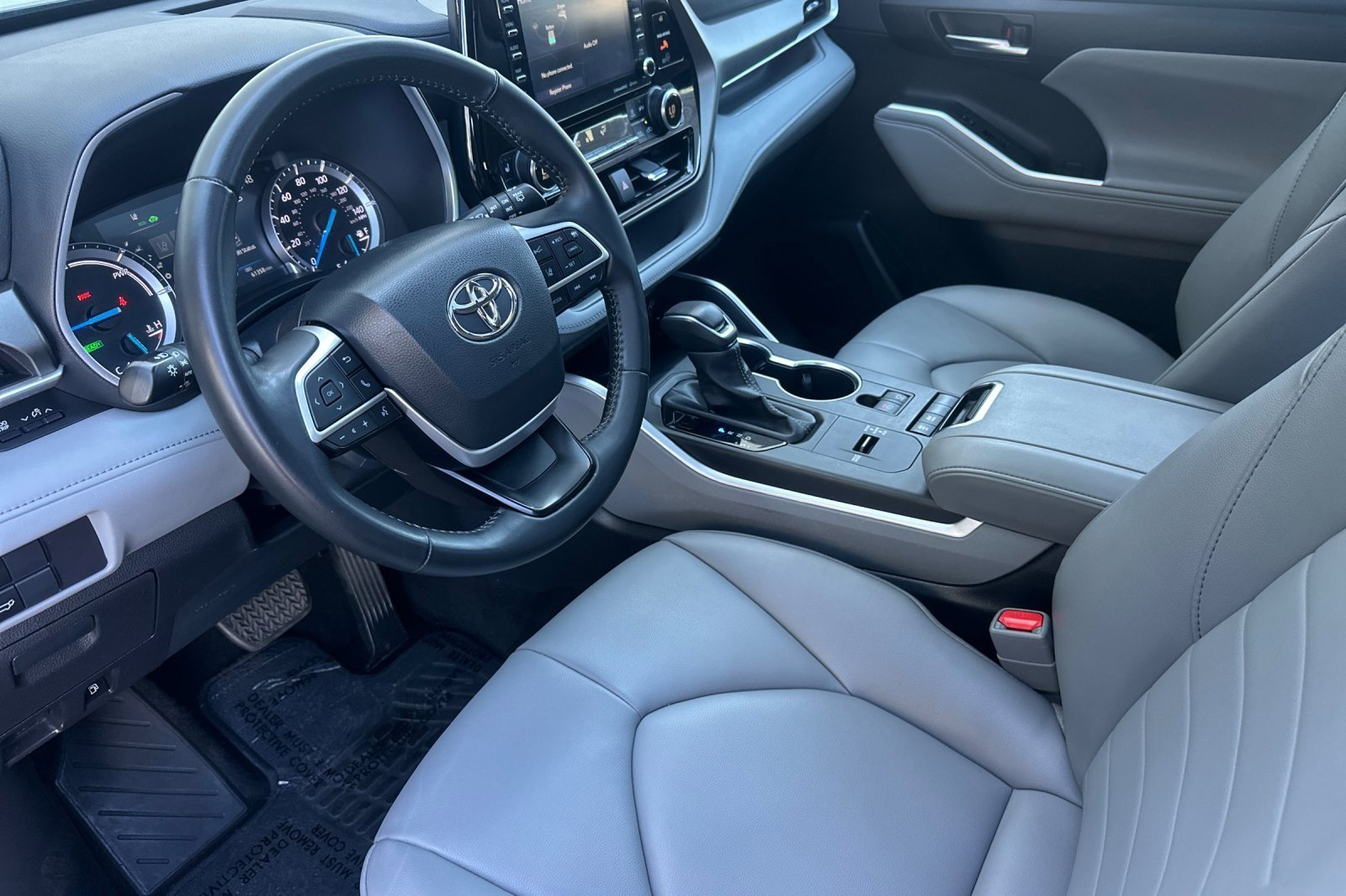 Used 2022 Toyota Highlander XLE image 9