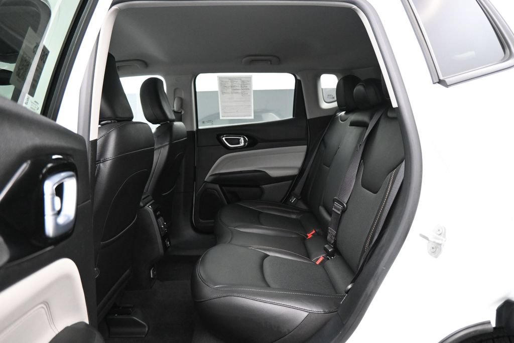 Used 2022 Jeep Compass Limited AWD/4WD image 17
