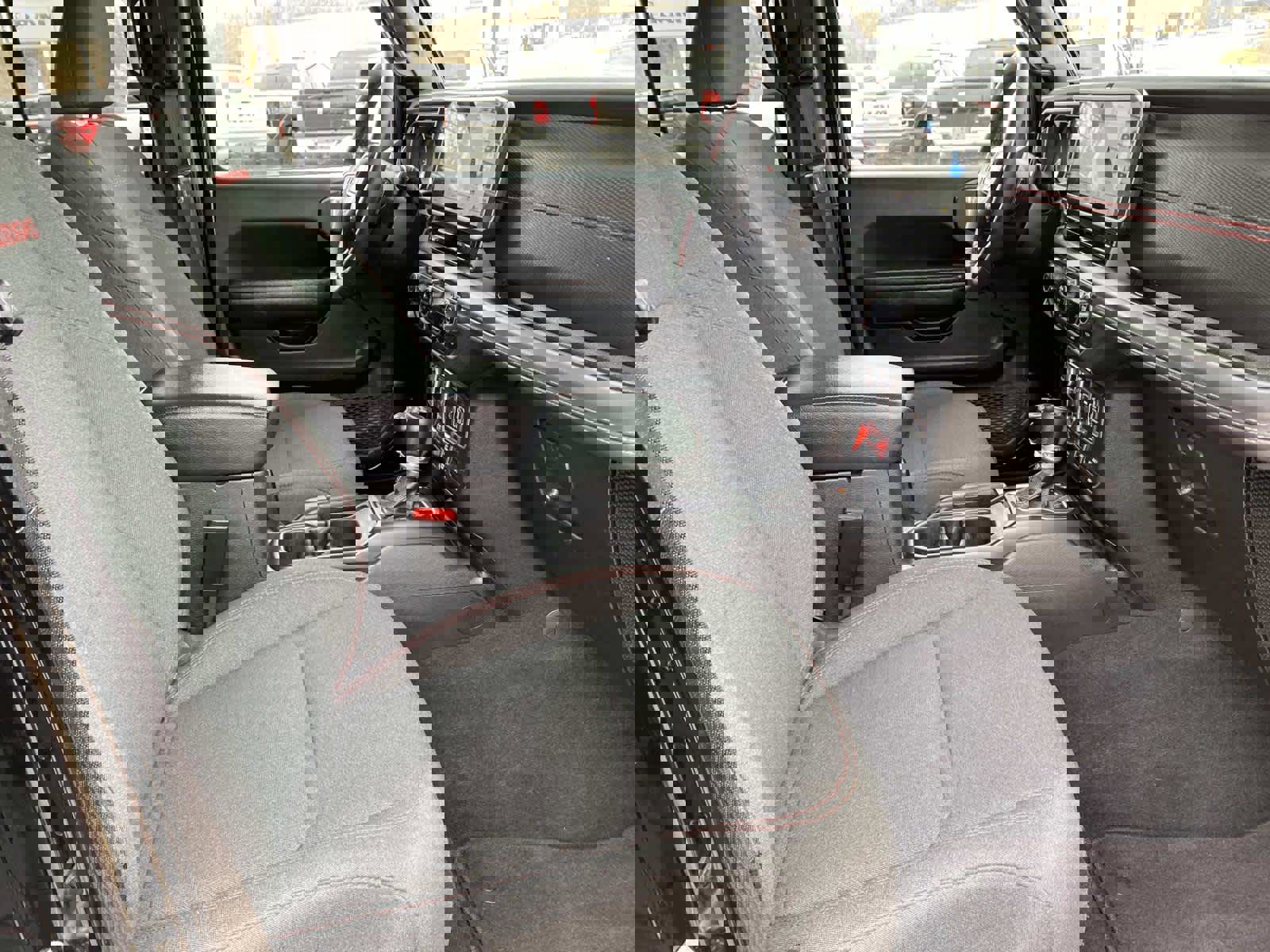 Certified 2025 Jeep Wrangler Unlimited Rubicon AWD/4WD image 23