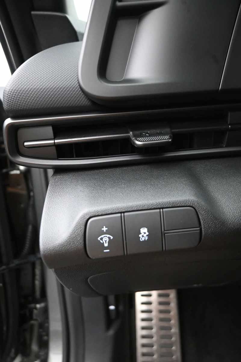 New 2026 Hyundai Elantra SEL Sport FWD image 27