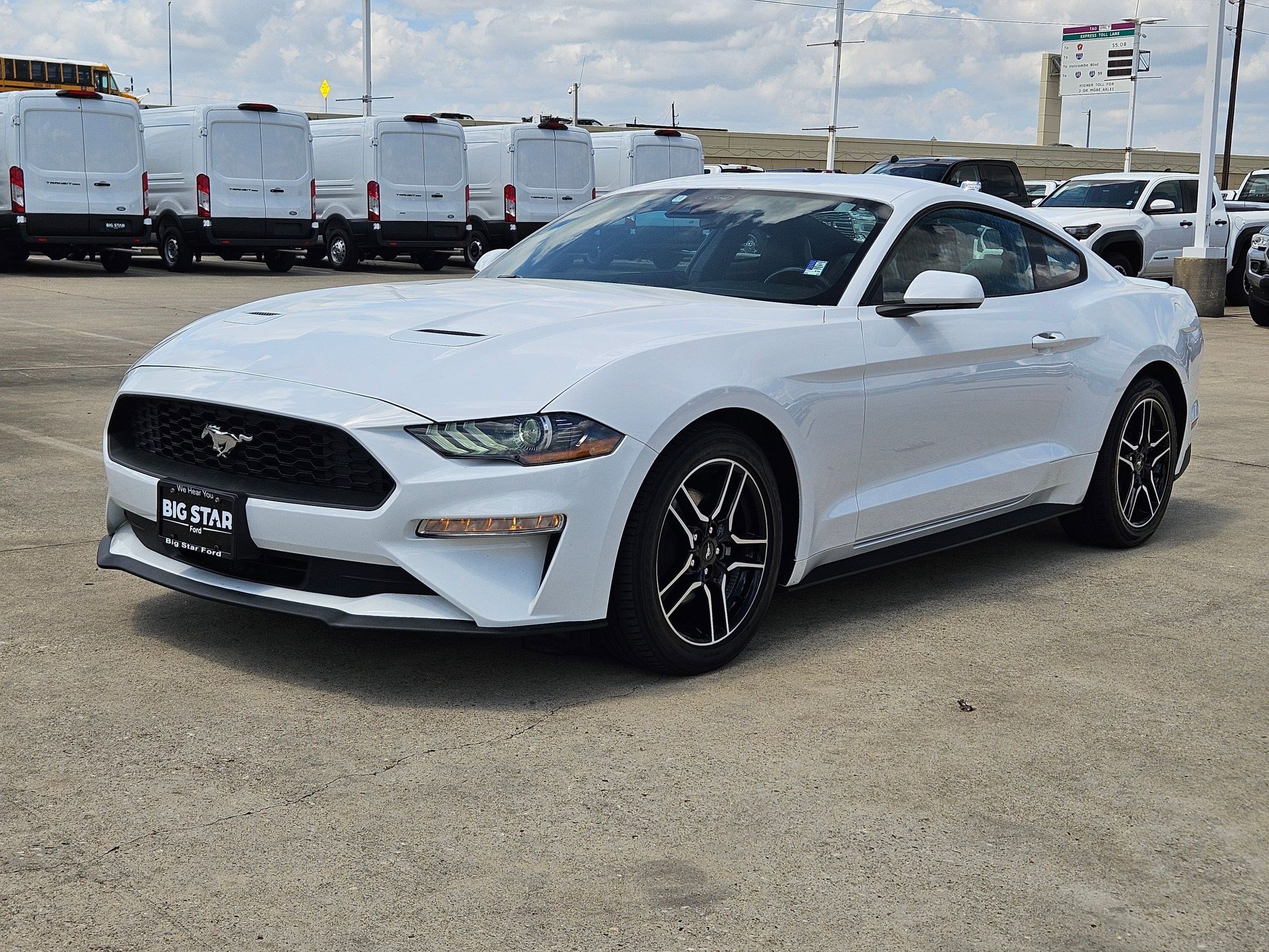 Used 2023 Ford Mustang Premium image 9