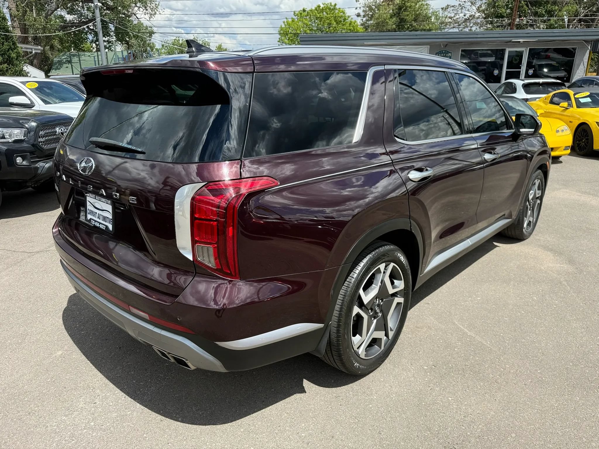 Used 2024 Hyundai Palisade Limited AWD/4WD image 9