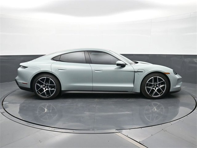 Used 2025 Porsche Taycan image 23