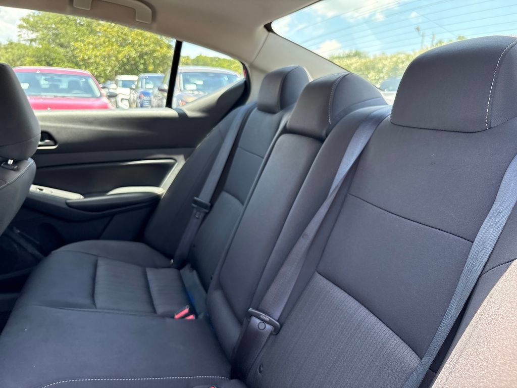 Used 2024 Nissan Altima 2.5 SV FWD image 18