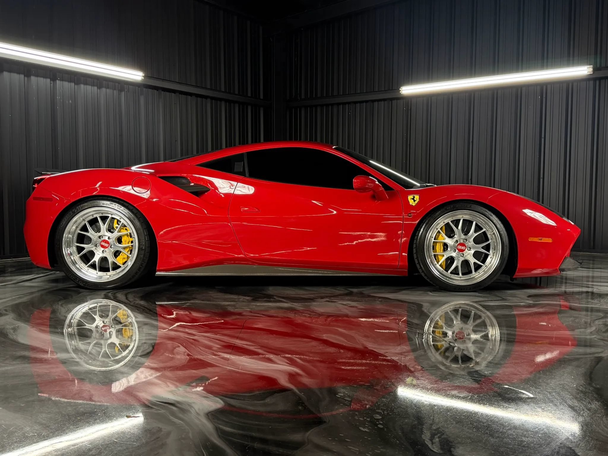 Used 2016 Ferrari 488 GTB RWD image 12